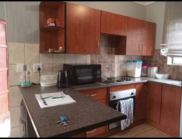 3 BEDROOM TOWNHOUSE FOR SALE IN GREENHILLS